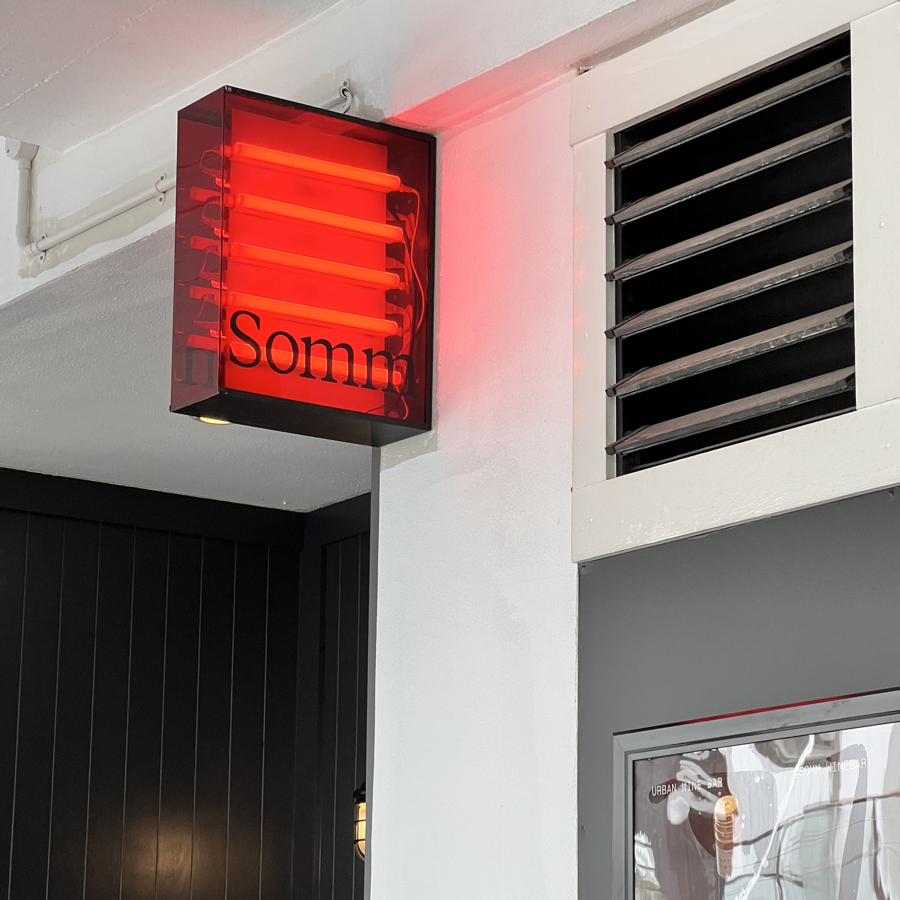 Somm acrylic light box